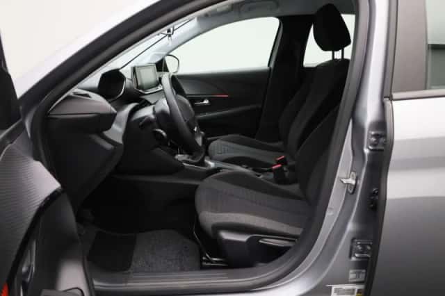Peugeot 208 (2022) thumbnail 9