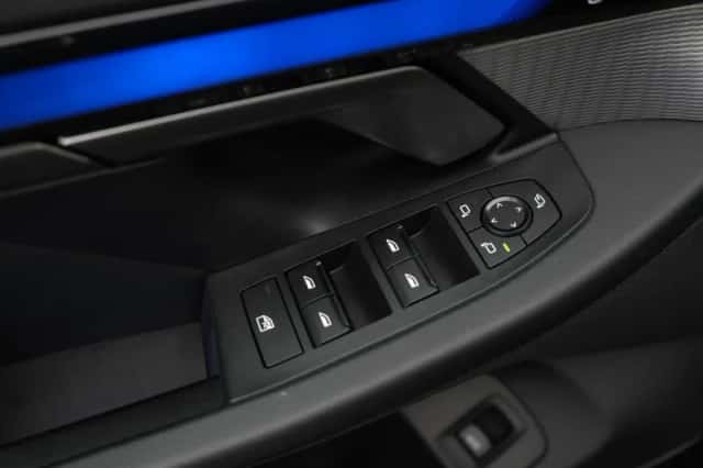 BMW i5 (2024) thumbnail 42
