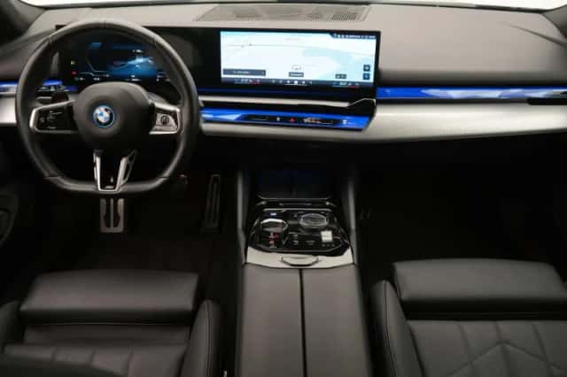 BMW i5 (2024) thumbnail 7