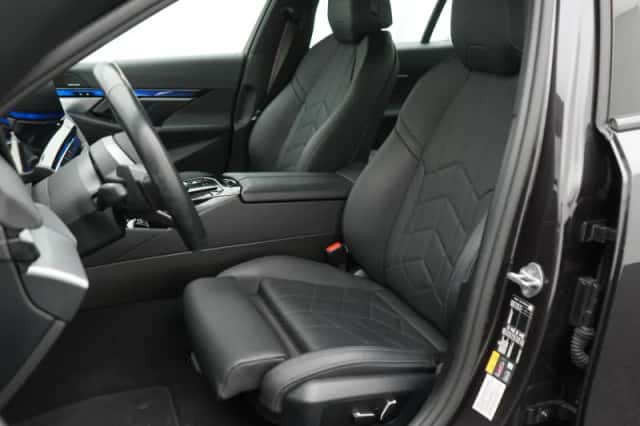 BMW i5 (2024) thumbnail 10
