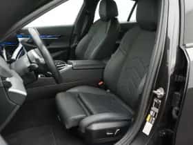 BMW i5 (2024) thumbnail 10