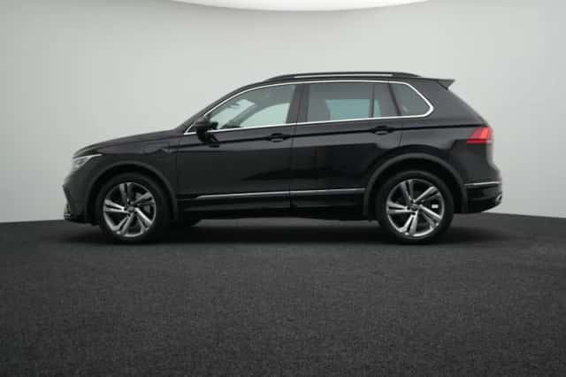 Volkswagen Tiguan (2022) thumbnail 3