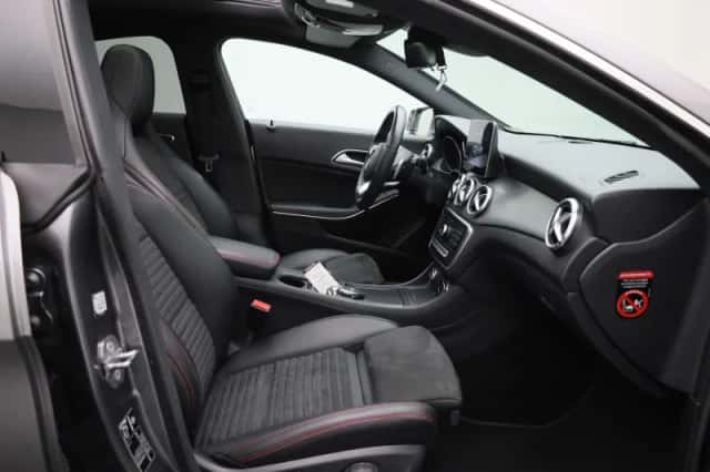 Mercedes-Benz CLA-Klasse (2019) thumbnail 37