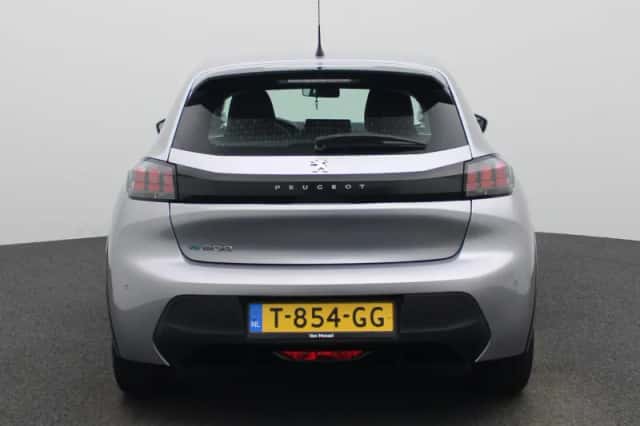 Peugeot e-208 (2023) thumbnail 5