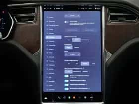 Tesla Model S (2017) thumbnail 19