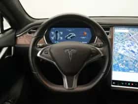 Tesla Model S (2017) thumbnail 9