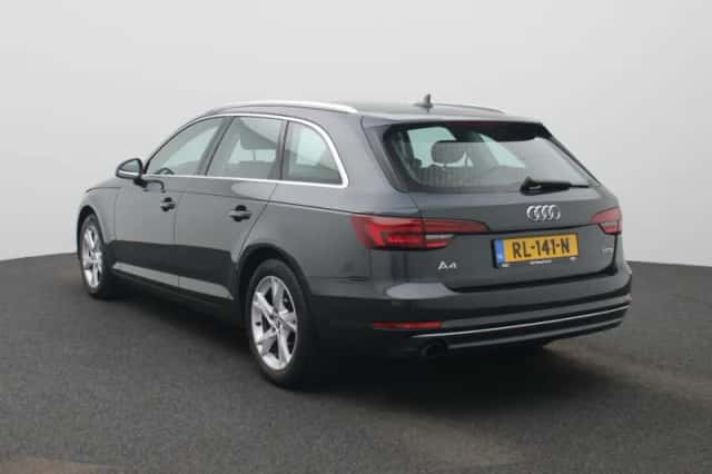 Audi A4 (2018) thumbnail 2