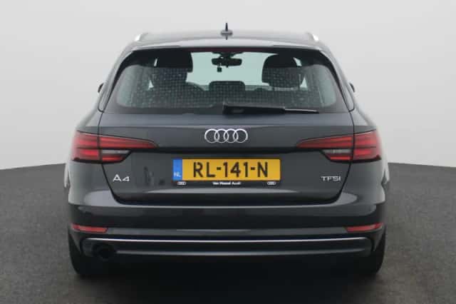 Audi A4 (2018) thumbnail 5