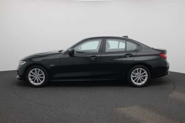 BMW 3-Serie (2022) thumbnail 4