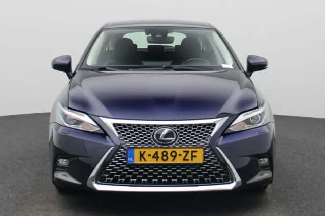 Lexus CT (2021) thumbnail 3