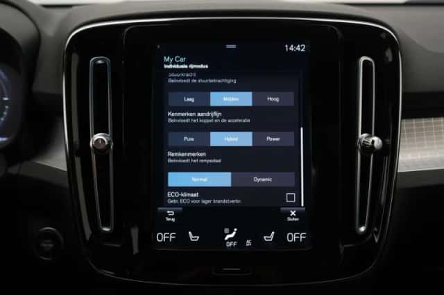Volvo XC40 (2023) thumbnail 22