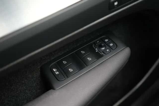 Volvo XC40 (2023) thumbnail 34