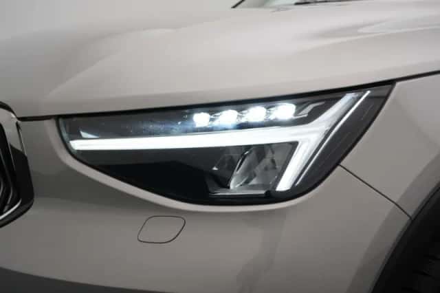 Volvo XC40 (2023) thumbnail 43