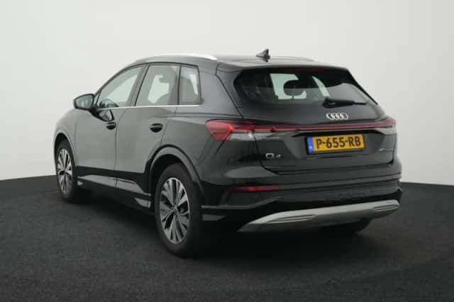 Audi Q4 e-tron (2022) thumbnail 2