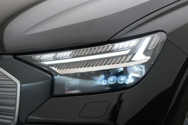 Audi Q4 e-tron (2022) thumbnail 12