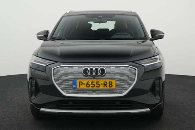 Audi Q4 e-tron (2022) thumbnail 3