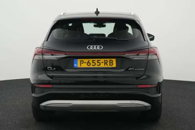 Audi Q4 e-tron (2022) thumbnail 5