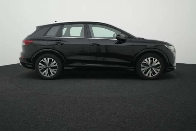 Audi Q4 e-tron (2022) thumbnail 6