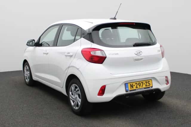Hyundai i10 (2022) thumbnail 2