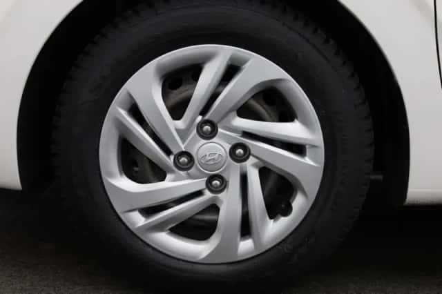 Hyundai i10 (2022) thumbnail 12