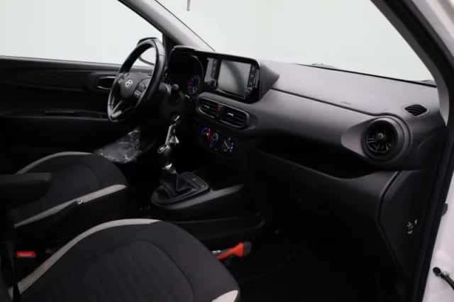 Hyundai i10 (2022) thumbnail 25