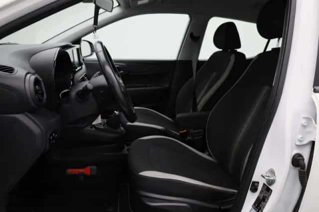 Hyundai i10 (2022) thumbnail 9
