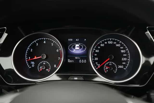 Volkswagen Touran (2018) thumbnail 11