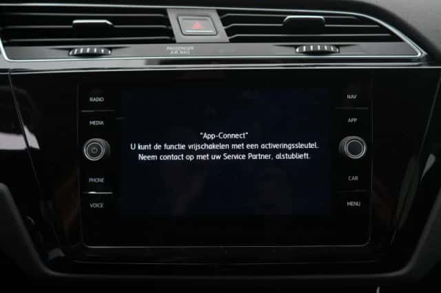 Volkswagen Touran (2018) thumbnail 16