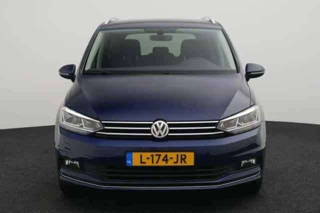 Volkswagen Touran (2018) thumbnail 3