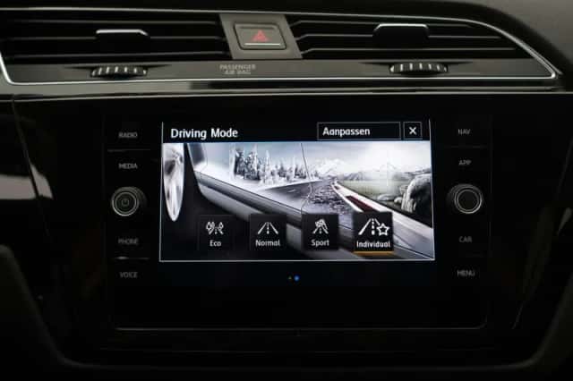 Volkswagen Touran (2018) thumbnail 23
