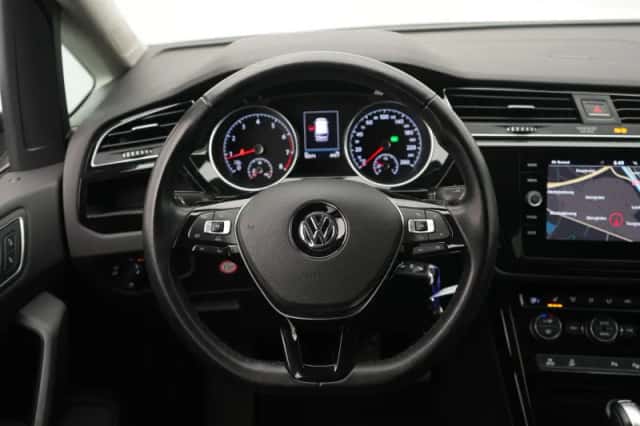 Volkswagen Touran (2018) thumbnail 8