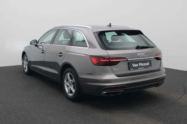 Audi A4 (2022) thumbnail 2