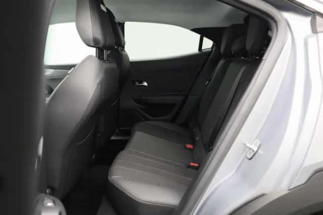 Opel Mokka-e (2023) thumbnail 12