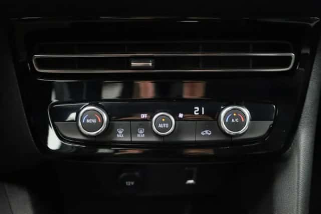 Opel Mokka-e (2023) thumbnail 17