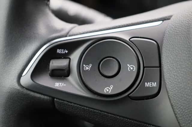 Opel Mokka-e (2023) thumbnail 18