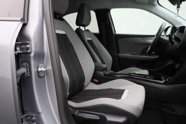 Opel Mokka-e (2023) thumbnail 31