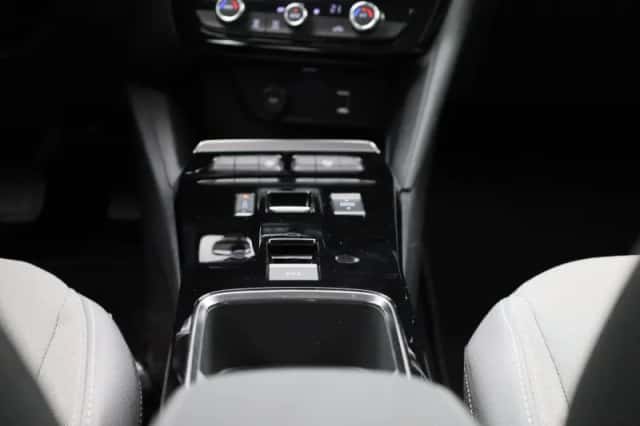 Opel Mokka-e (2023) thumbnail 10