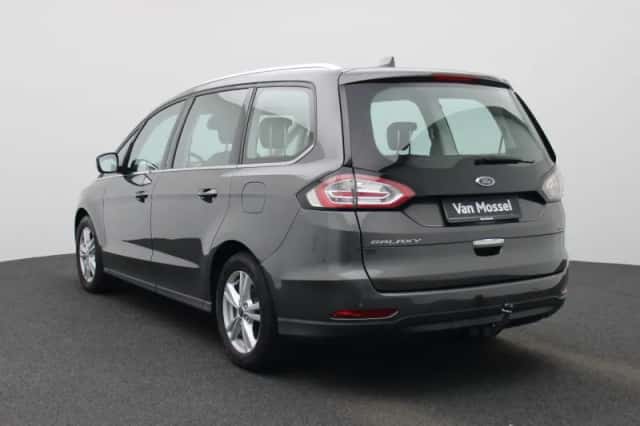 Ford Galaxy (2022) thumbnail 2