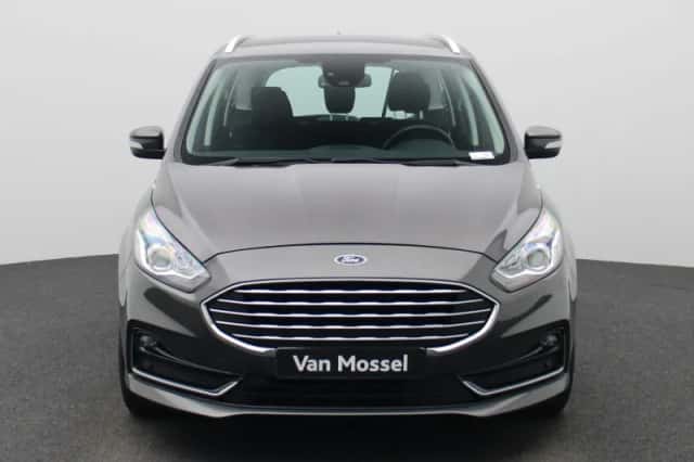 Ford Galaxy (2022) thumbnail 3
