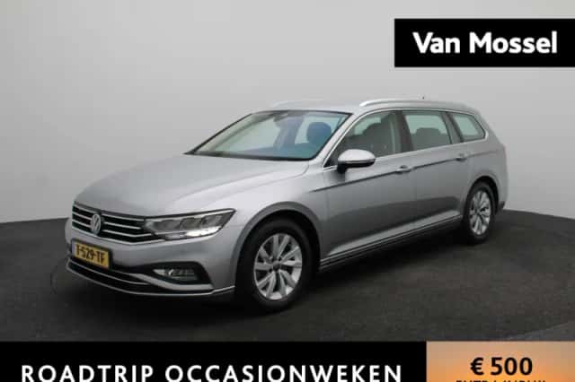 Volkswagen Passat (2023) thumbnail 1