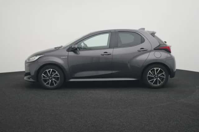 Toyota Yaris (2021) thumbnail 4