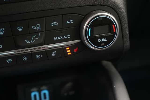 Ford Kuga (2021) thumbnail 22