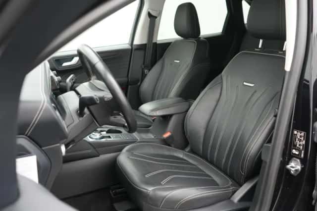 Ford Kuga (2021) thumbnail 9