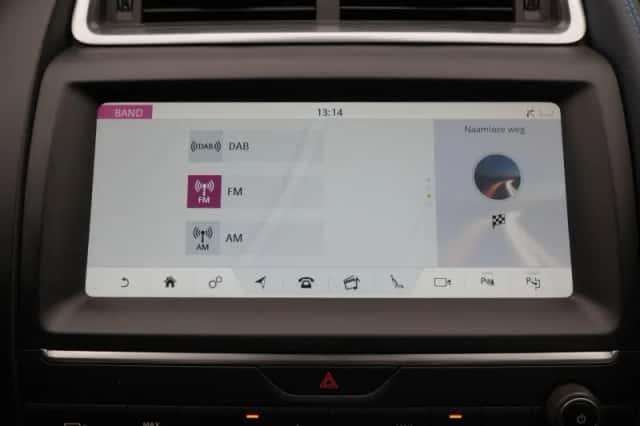 Jaguar E-Pace (2018) thumbnail 14