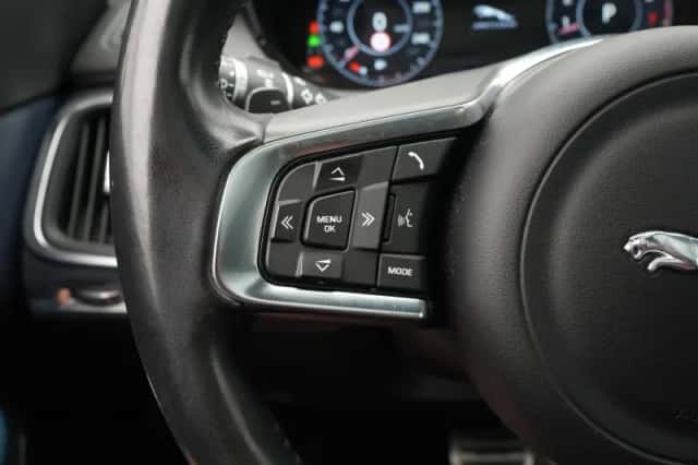 Jaguar E-Pace (2018) thumbnail 18