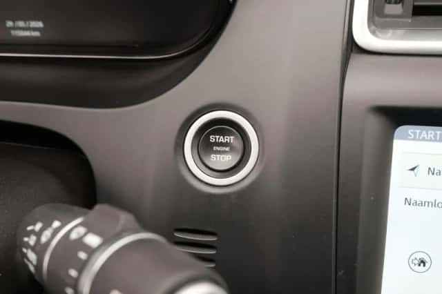 Jaguar E-Pace (2018) thumbnail 32