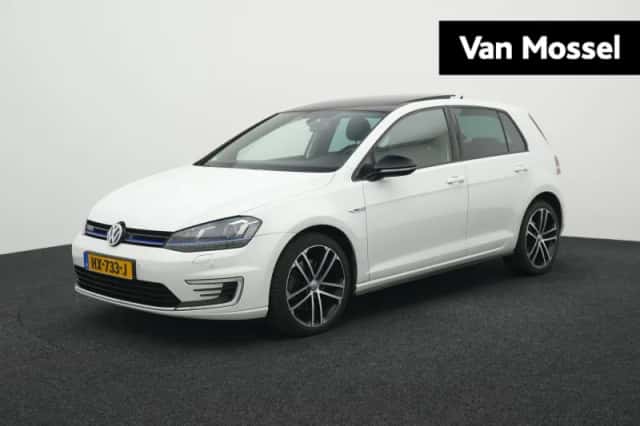 Volkswagen Golf (2015) thumbnail 1