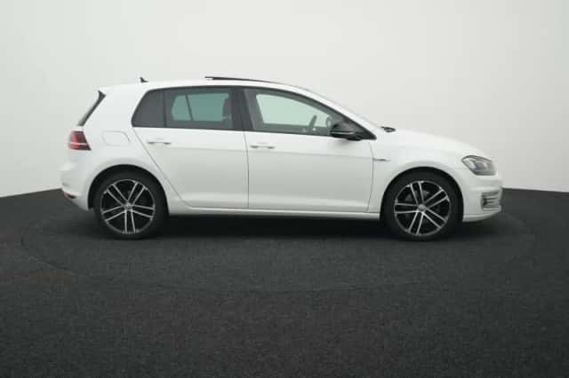 Volkswagen Golf (2015) thumbnail 6