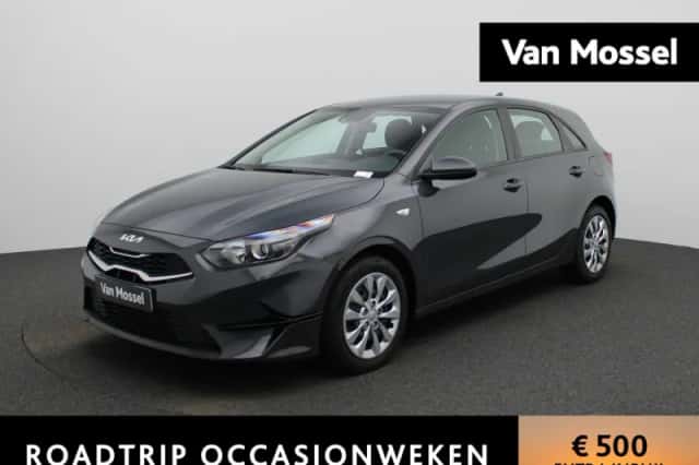 Kia Cee'd (2023) thumbnail 1