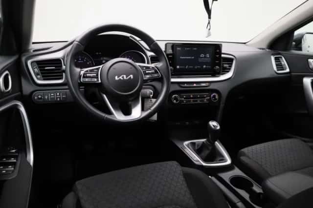 Kia Cee'd (2023) thumbnail 7